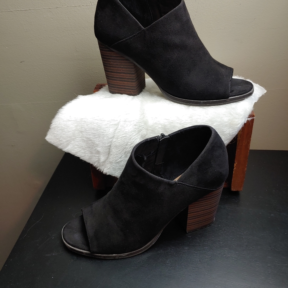 Parker & Sky Black open toed booties black suede 3.5" heel Size 8